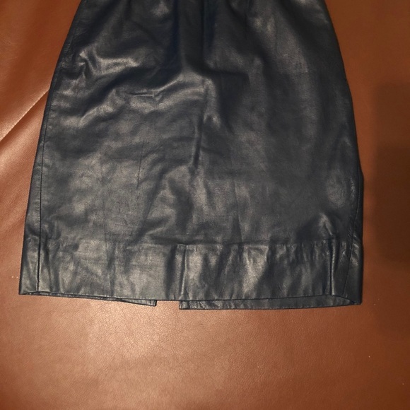 1970s to 1980s Emanuel Ungaro Parallele Paris Navy Blue Leather Skirt Size XS/S - Picture 5 of 11